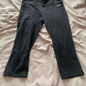 Black crop leggings